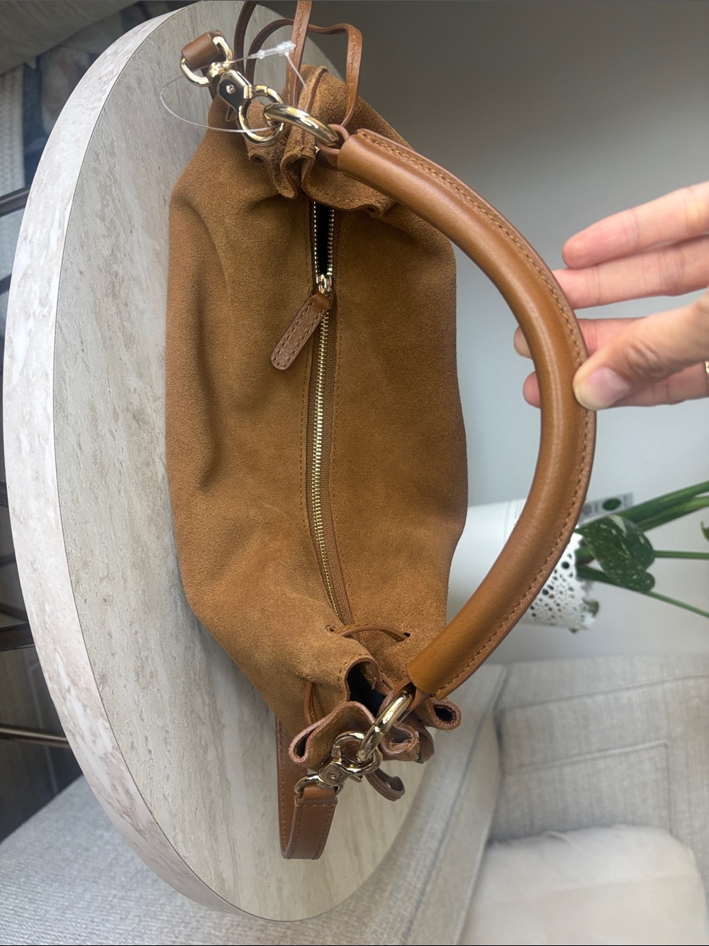 The Camren Gathered Shoulder Bag in aged cognac suede - Picture 4 of 16